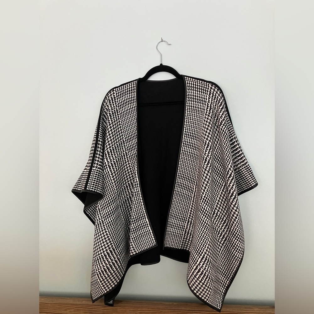 Talbots Black White Houndstooth Wrap